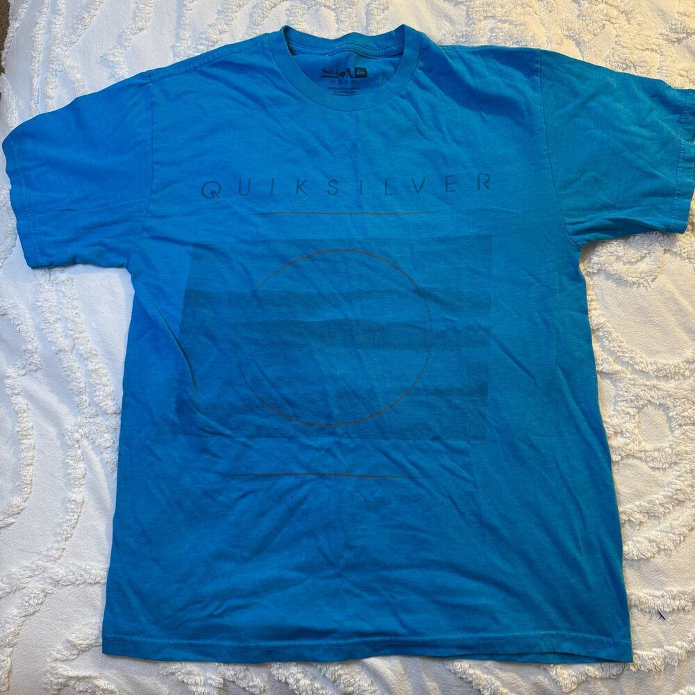 Quiksilver Youth Blue Graphic Tee Shirt Size M – Great Pre-Owned Condition